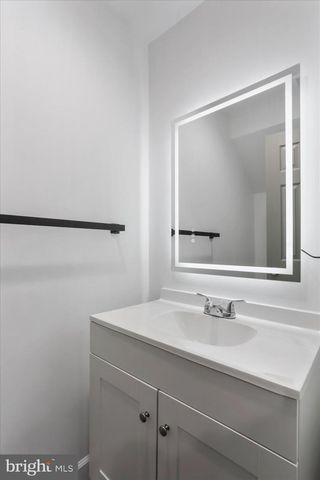 674 WINCHESTER AVE, Martinsburg, WV 25401