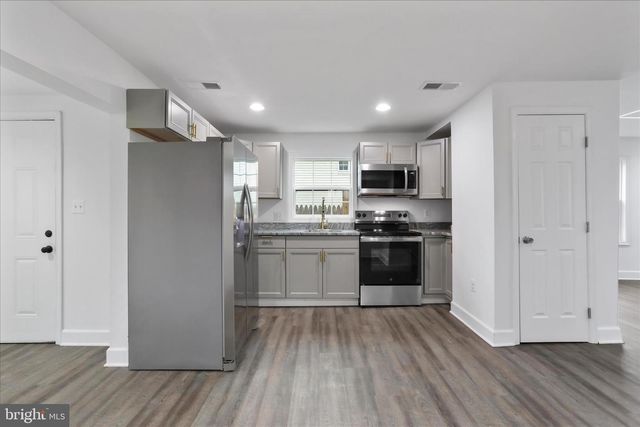 674 WINCHESTER AVE, Martinsburg, WV 25401