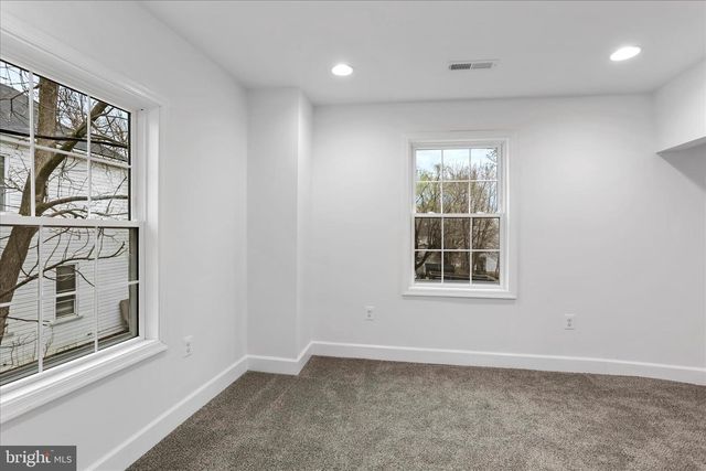 674 WINCHESTER AVE, Martinsburg, WV 25401