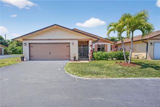 6458 Royal Woods DR, Fort Myers, FL 33908