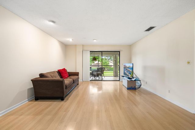 10101 Mangrove Drive 201, Boynton Beach, FL 33437