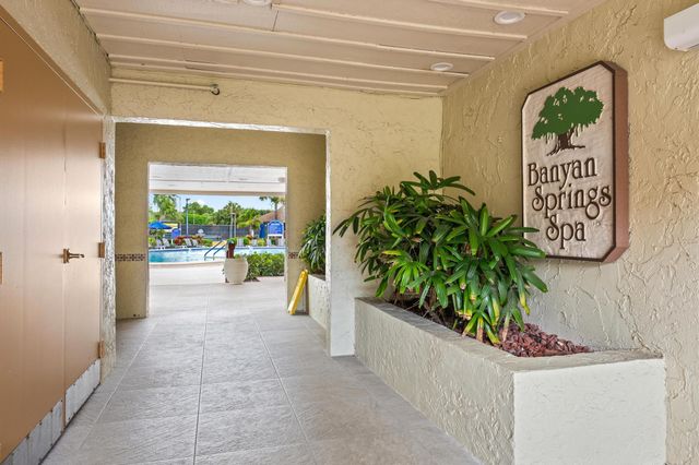10101 Mangrove Drive 201, Boynton Beach, FL 33437