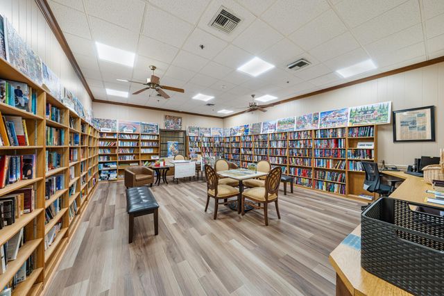 10101 Mangrove Drive 201, Boynton Beach, FL 33437
