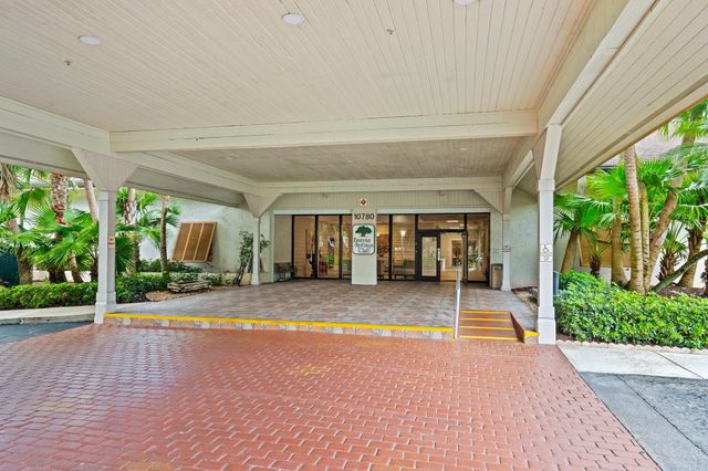 10101 Mangrove Drive 201, Boynton Beach, FL 33437
