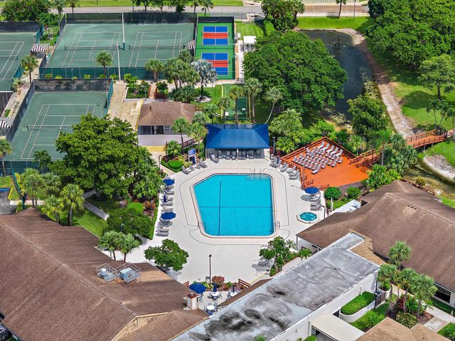 10101 Mangrove Drive 201, Boynton Beach, FL 33437