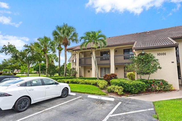 10101 Mangrove Drive 201, Boynton Beach, FL 33437