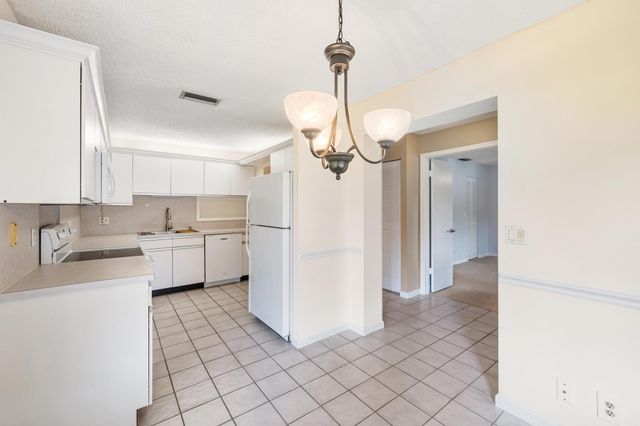 10101 Mangrove Drive 201, Boynton Beach, FL 33437