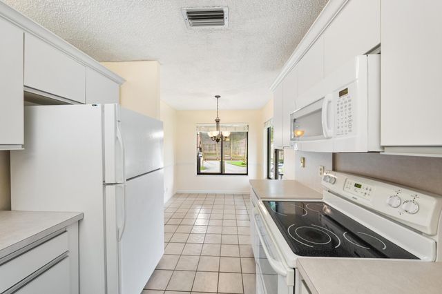10101 Mangrove Drive 201, Boynton Beach, FL 33437