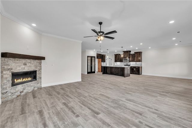 5 Burns Circle, Bella Vista, AR 72714