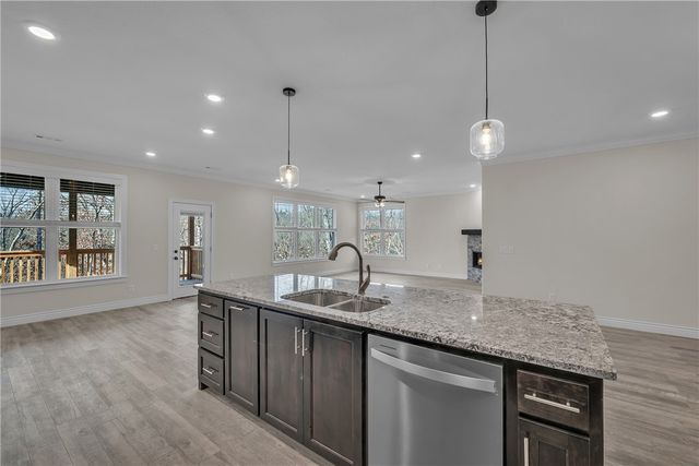 5 Burns Circle, Bella Vista, AR 72714