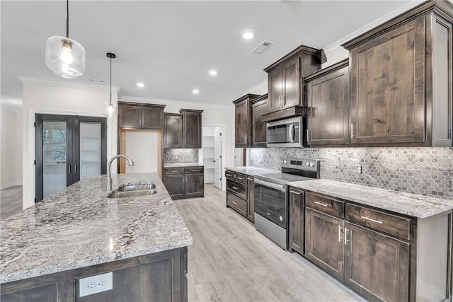 5 Burns Circle, Bella Vista, AR 72714