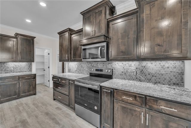 5 Burns Circle, Bella Vista, AR 72714