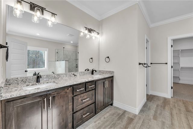 5 Burns Circle, Bella Vista, AR 72714