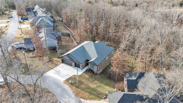 5 Burns Circle, Bella Vista, AR 72714