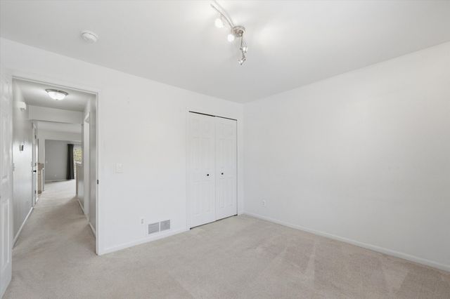2910 N Signature Boulevard, Ann Arbor, MI 48103