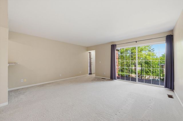 2910 N Signature Boulevard, Ann Arbor, MI 48103