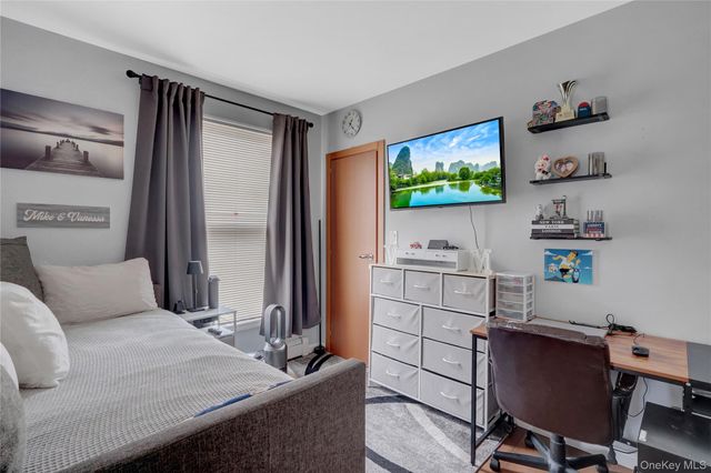 882 Hempstead Turnpike, Franklin Square, NY 11010