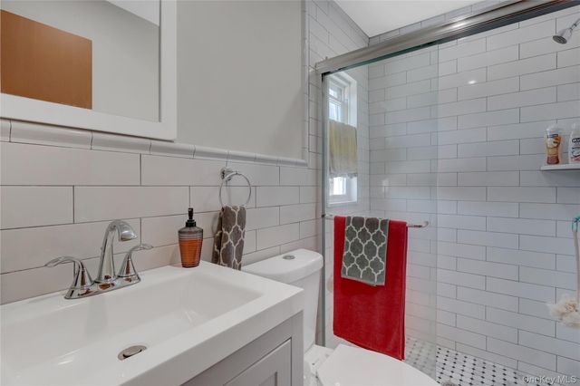 882 Hempstead Turnpike, Franklin Square, NY 11010