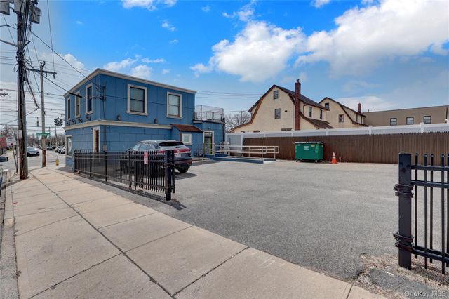882 Hempstead Turnpike, Franklin Square, NY 11010