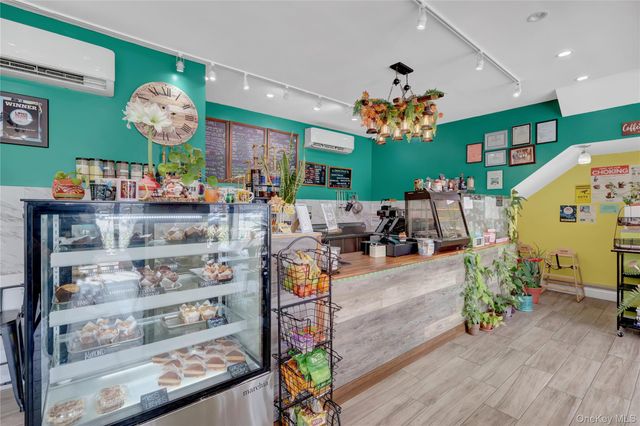 882 Hempstead Turnpike, Franklin Square, NY 11010