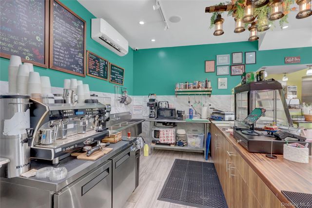 882 Hempstead Turnpike, Franklin Square, NY 11010