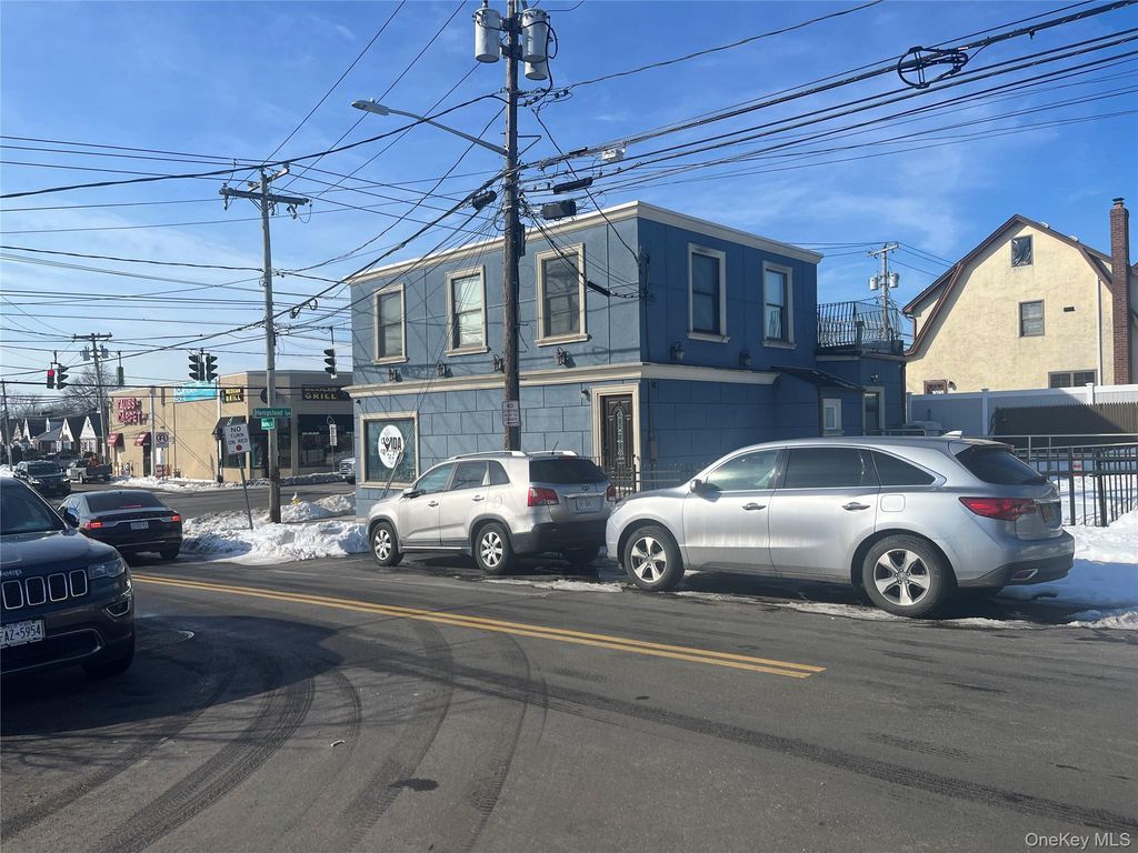 882 Hempstead Turnpike, Franklin Square, NY 11010