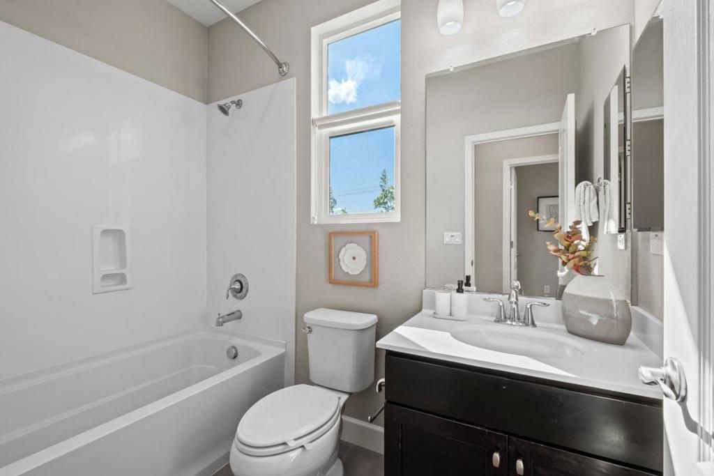 Image 14 of property listing at 795 Opie Court, San Jose, CA 95133