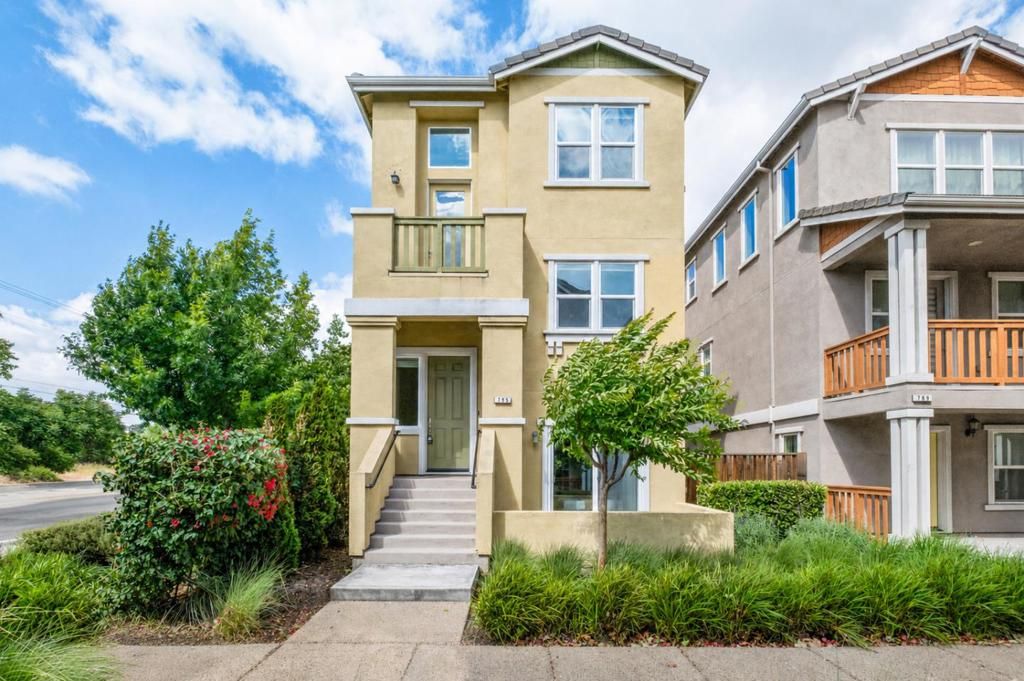 Image 8 of property listing at 795 Opie Court, San Jose, CA 95133