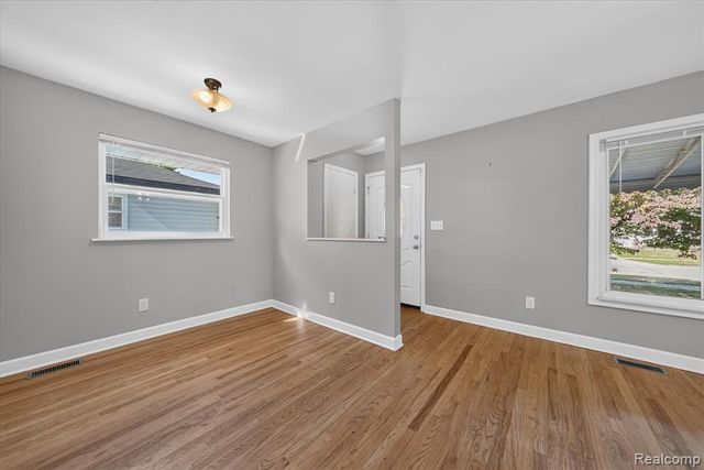 19360 Kinloch Street, Redford, MI 48240