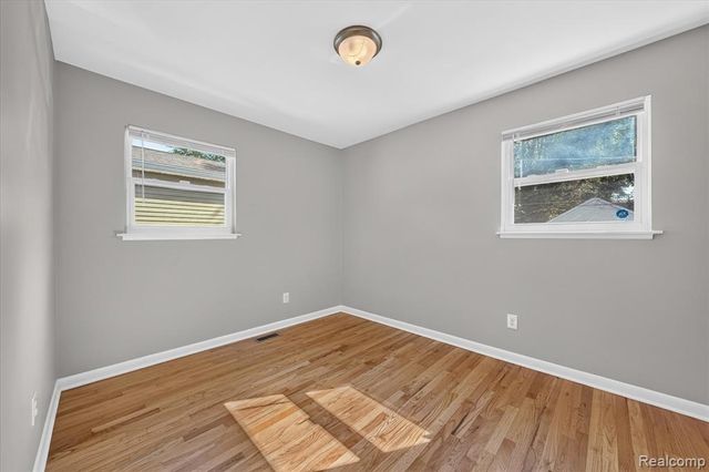 19360 Kinloch Street, Redford, MI 48240