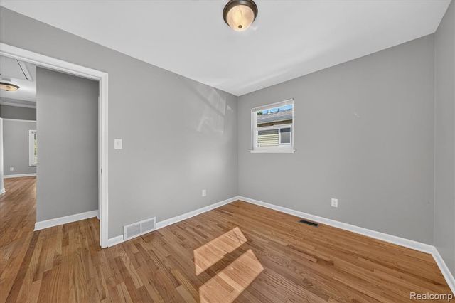 19360 Kinloch Street, Redford, MI 48240