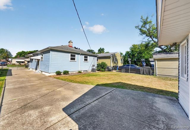 19360 Kinloch Street, Redford, MI 48240