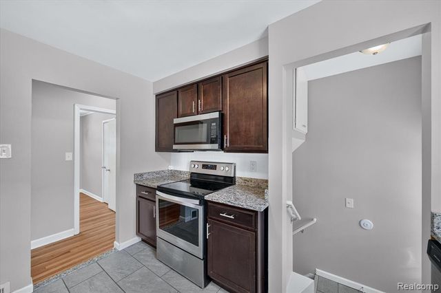 19360 Kinloch Street, Redford, MI 48240
