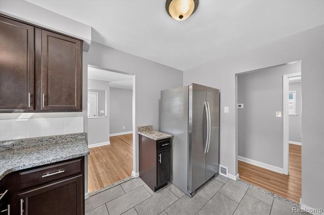 19360 Kinloch Street, Redford, MI 48240