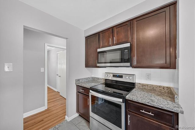 19360 Kinloch Street, Redford, MI 48240