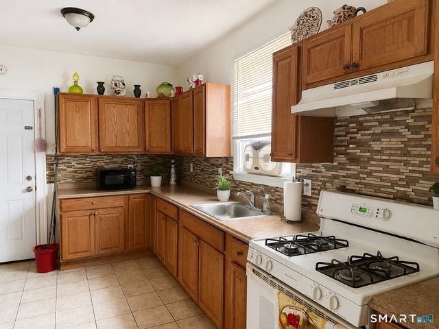 130 Plymouth Street, New Haven, CT 06504