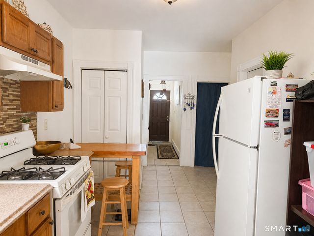 130 Plymouth Street, New Haven, CT 06504