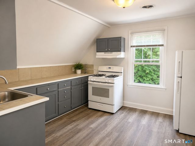130 Plymouth Street, New Haven, CT 06504