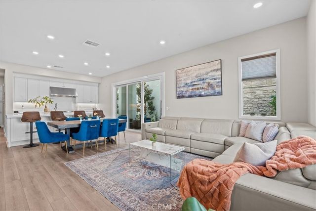 113 Source, Irvine, CA 92618