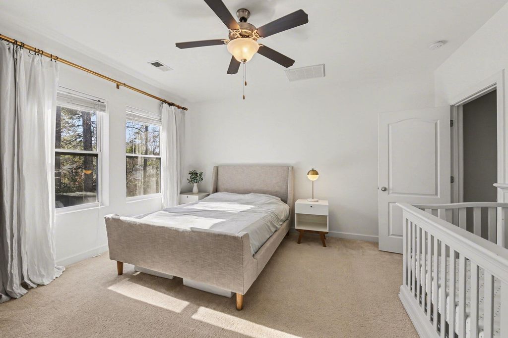 Image 16 of property listing at 8471 Athens Way, North Charleston, SC 29420