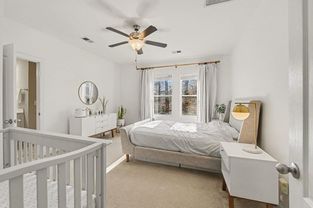 Image 17 of property listing at 8471 Athens Way, North Charleston, SC 29420