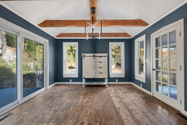 84 Elm St, Blackstone, MA 01504
