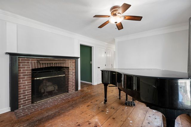 84 Elm St, Blackstone, MA 01504