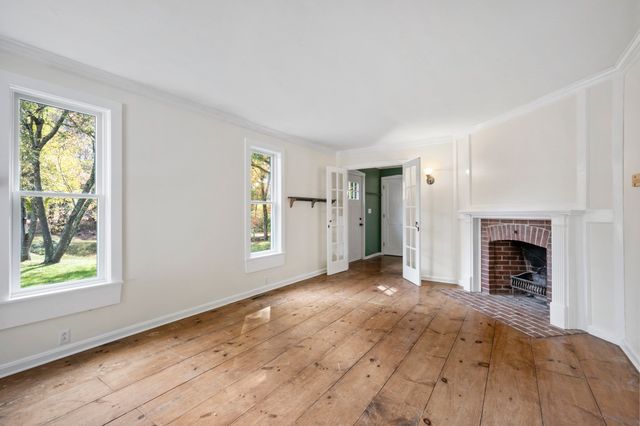 84 Elm St, Blackstone, MA 01504