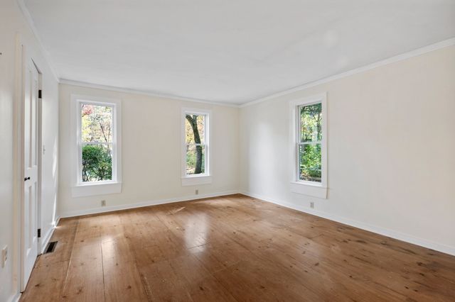 84 Elm St, Blackstone, MA 01504