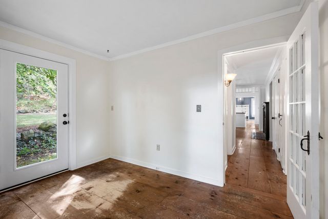 84 Elm St, Blackstone, MA 01504