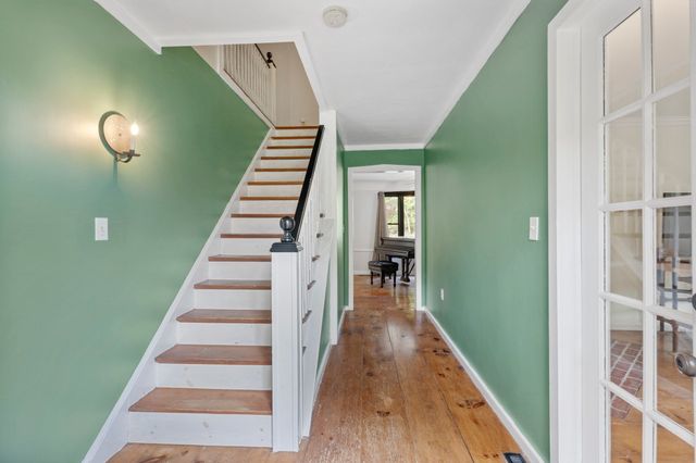 84 Elm St, Blackstone, MA 01504