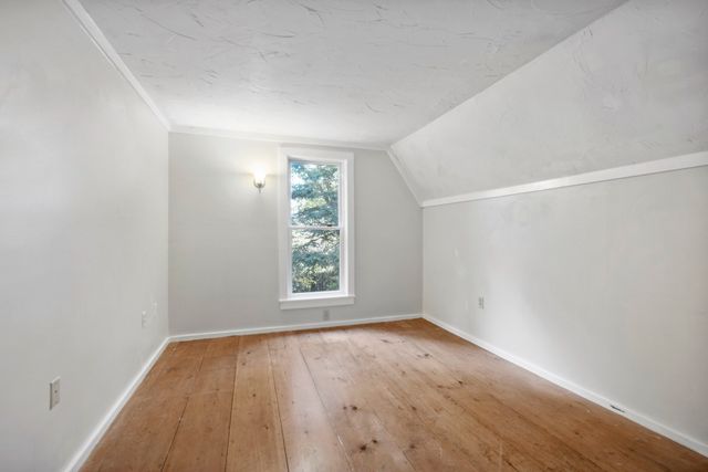 84 Elm St, Blackstone, MA 01504