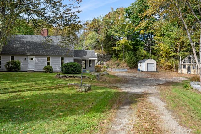 84 Elm St, Blackstone, MA 01504