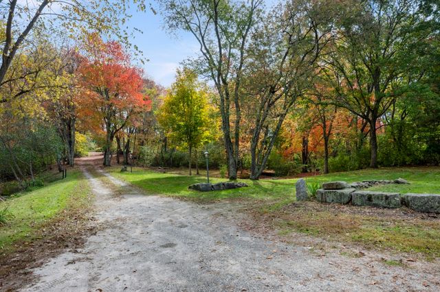 84 Elm St, Blackstone, MA 01504